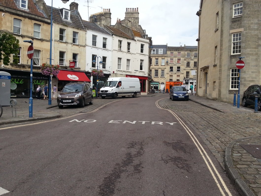 View from Trinity Street up New Street (Kingsmead square). No markings for the cycle contraflow.